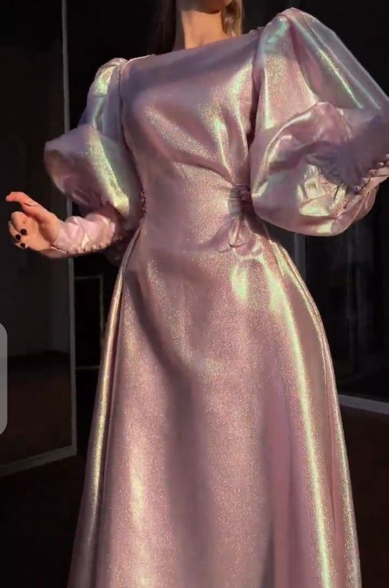 Beautiful glitter dress with a beautiful sleeve S2590