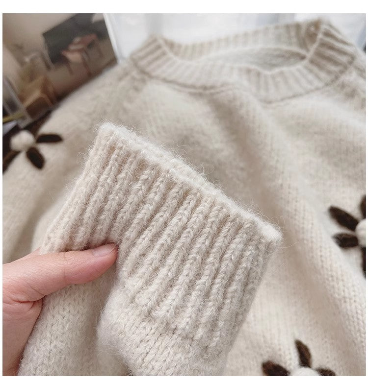 embroidered round neck sweater for women S4825