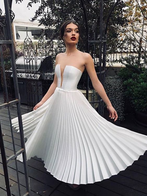 V Neck Solid Color Pleated Strapless Prom Dresses S2714
