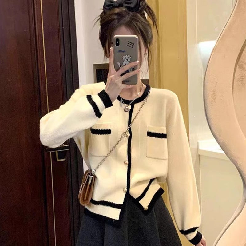 New French-style small fragrant knitted cardigan niche design sense ladies sweater coat round neck contrast color top S3380