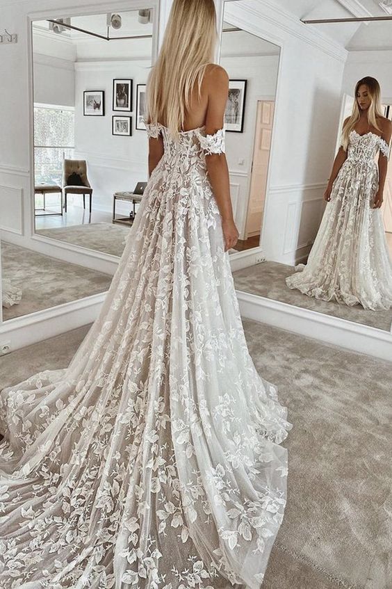 Gorgeous Sweetheart Lace Long Wedding Dresses S3693