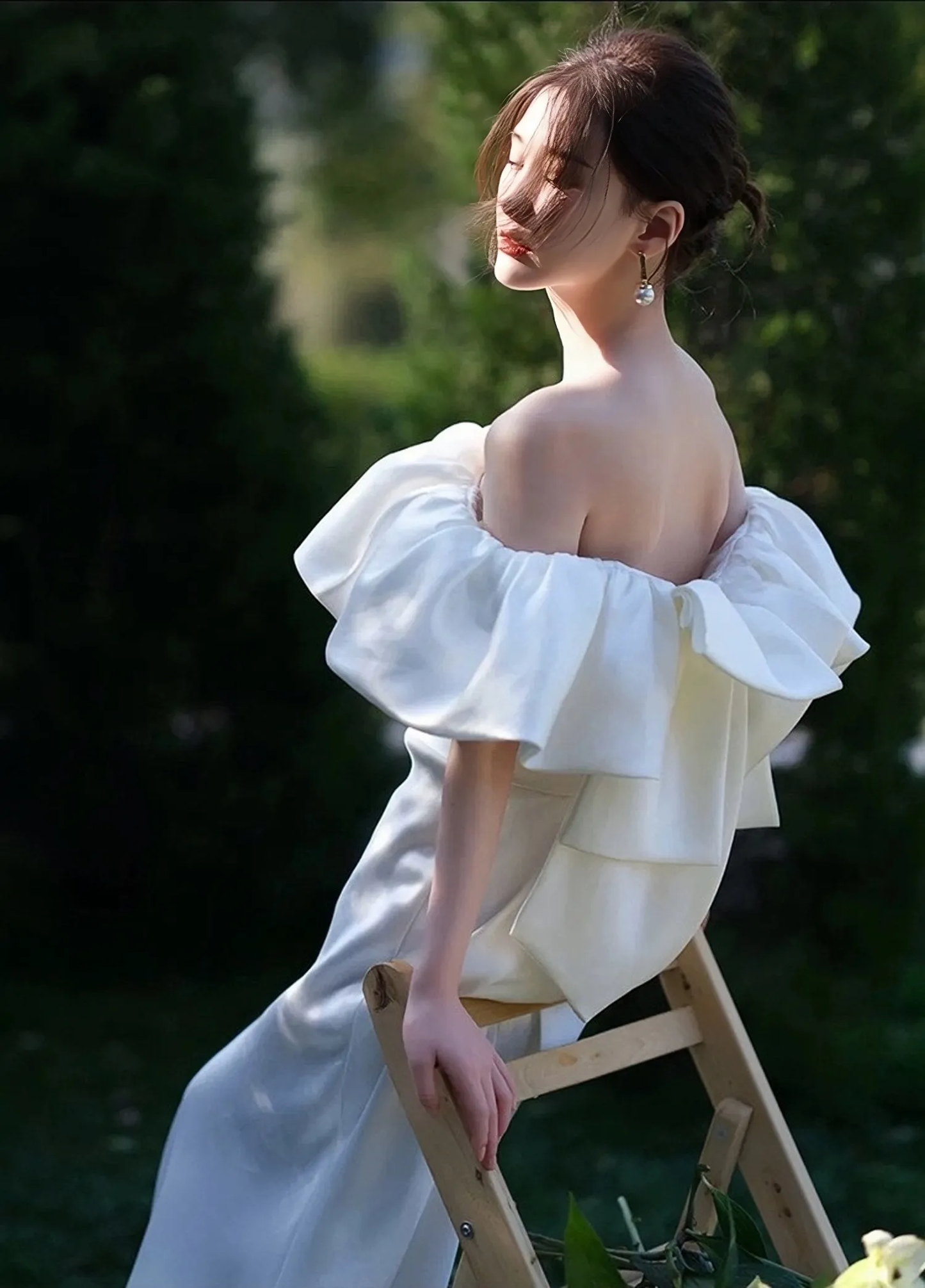 Elegant Off-shoulder White Bridal Gown With Train S5434