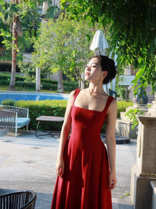 Pure desire sexy suspender dress 2025 new slim retro wine red slim waist a-line long skirt R1541