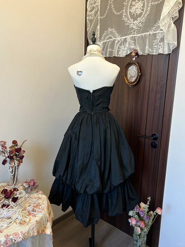 Black tube top with small bow design, slim waist and cake skirt, homecoming dress R4309