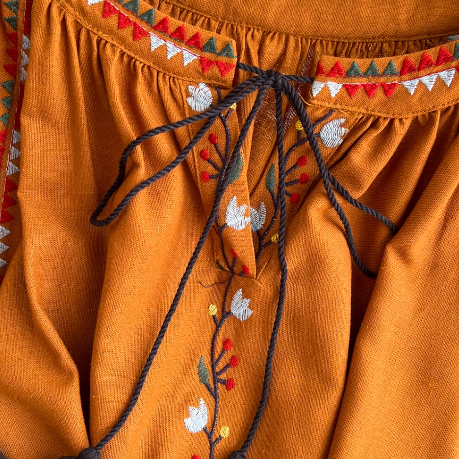 Retro ethnic style lantern sleeve embroidery round neck waist A-line cotton and linen elegant dress R0318