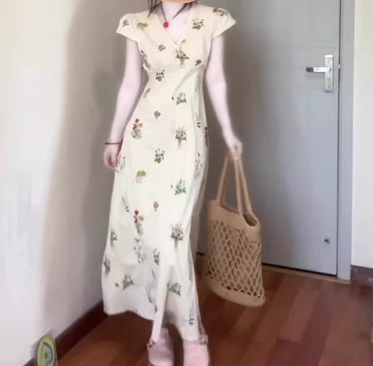 Retro v-neck floral dress 2025 new gentle temperament waist a-line long skirt R0747