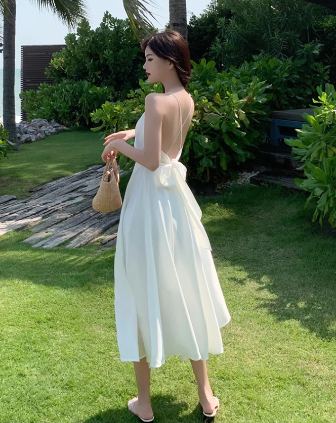 Wearing a celebrity suspender backless dress, slim fairy dress, holiday beach dress R1574