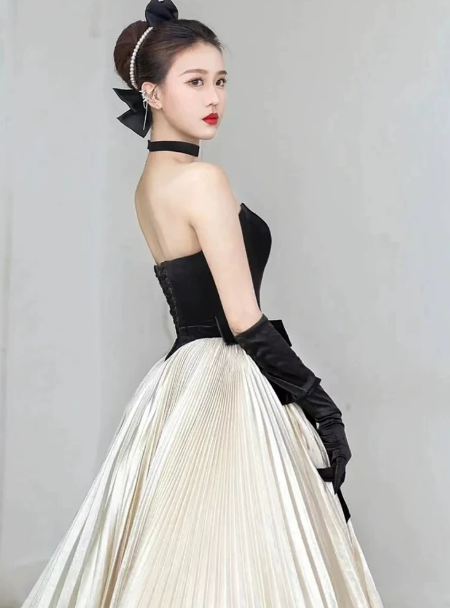 Elegant Black and White Prom Dress ,A-Line Sweetheart Corset Maxi Evening Dress RS1011