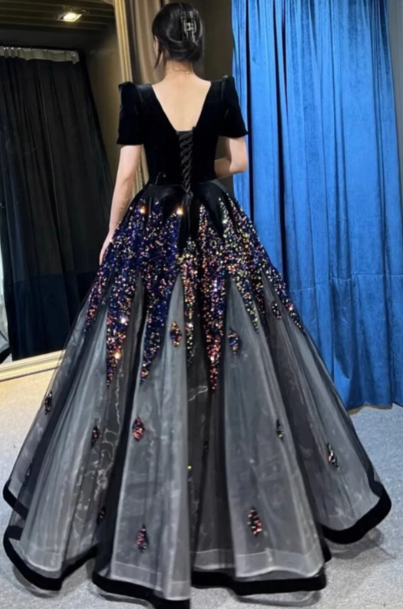 Gorgeous Black Sequins Prom Dress for Women,A-Line V-neck Beaded Maxi Evening Dress RS1034