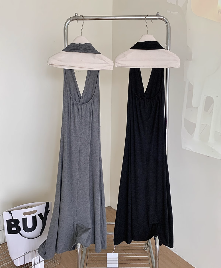 Black V-neck halter dress long skirt twist waist backless temperament A-line skirt R2089