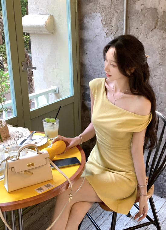 French off-shoulder yellow dress for women Korean style dating temperament slim short skirt R4296