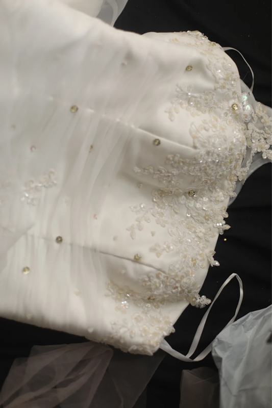 White strapless fitted waist slim-fitting cake skirt long ball gown/bridal dress R6773