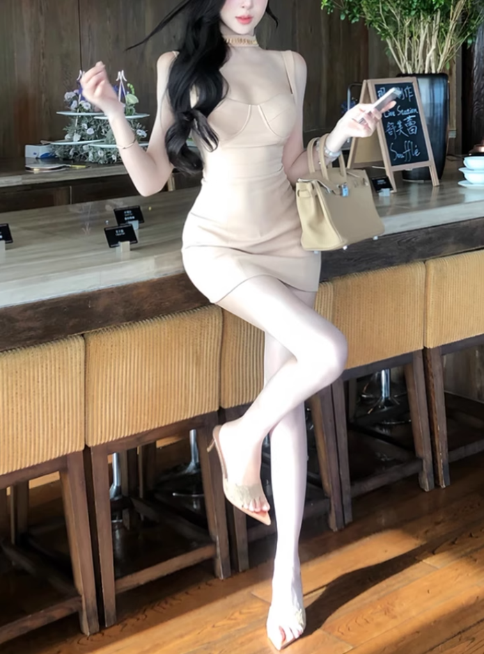 2025 Pure Color Sling Dress with a Sense of Gold, Slimming Waist and Hip Short Skirt R1249