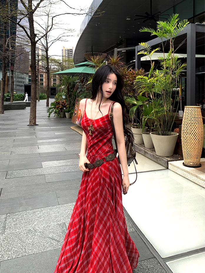 Temperament wear holiday skirt red plaid big swing tall long skirt suspender dress R1742