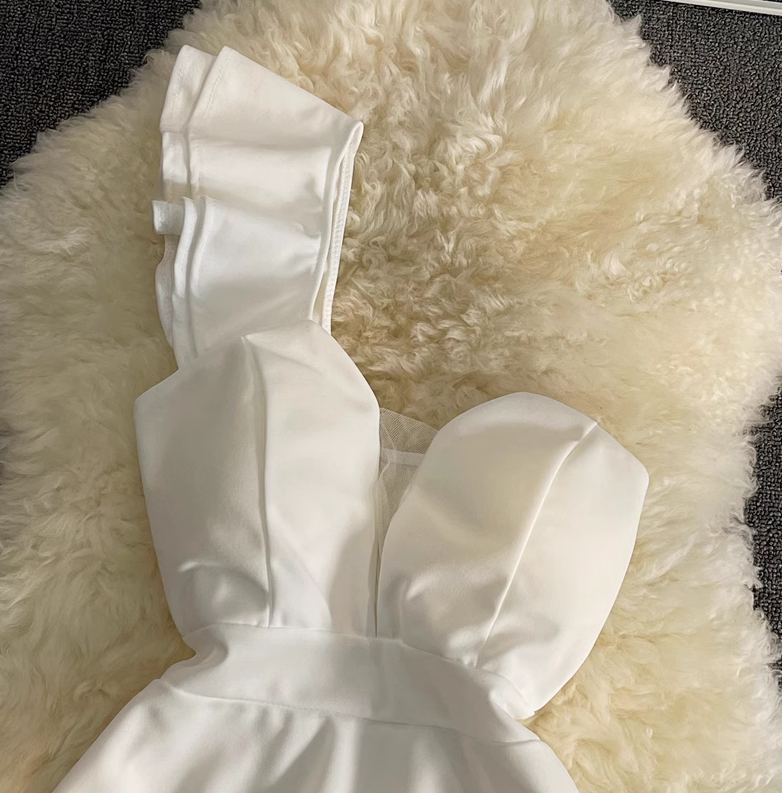 Small dress evening dress female 2025 elegant lady temperament sexy one-side off-shoulder A-line dress R0347