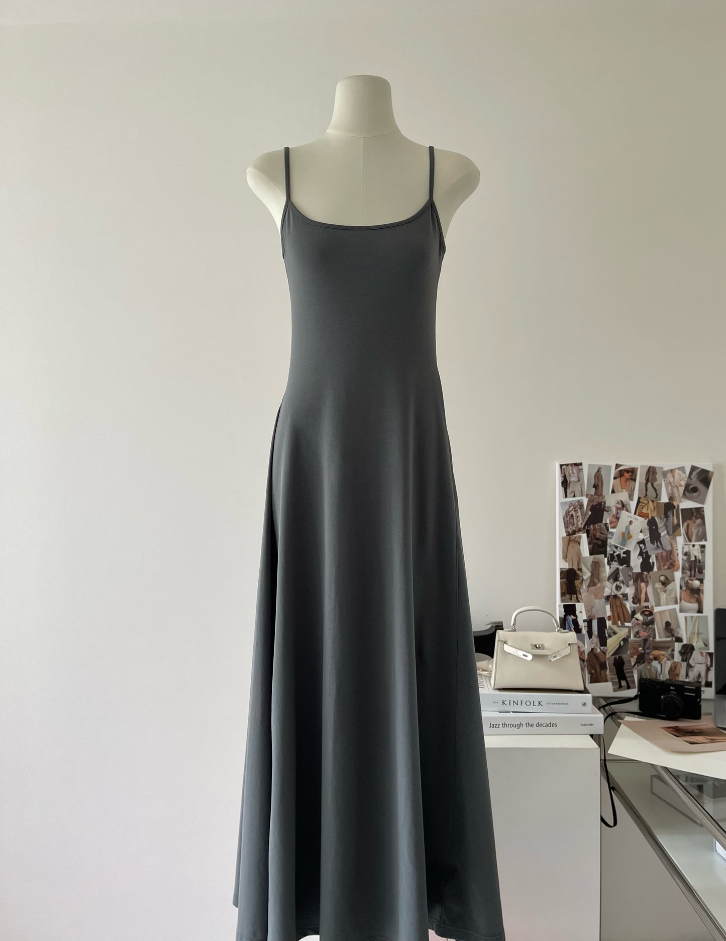 Black and gray simple waist slim U-neck temperament long suspender dress R2088