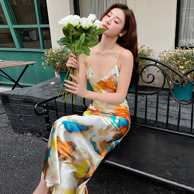 V-neck suspender dress 2025 new French style high-end temperament printed satin long skirt R1004