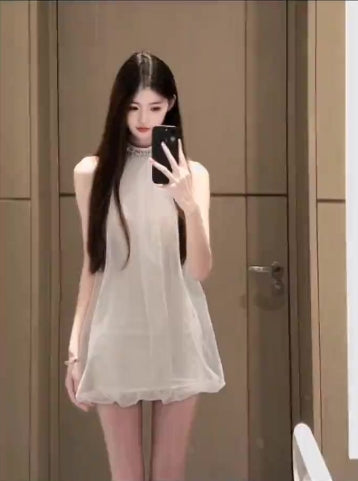 Temperament high-grade sleeveless halter neck dress beautiful mesh flower bud skirt R0763