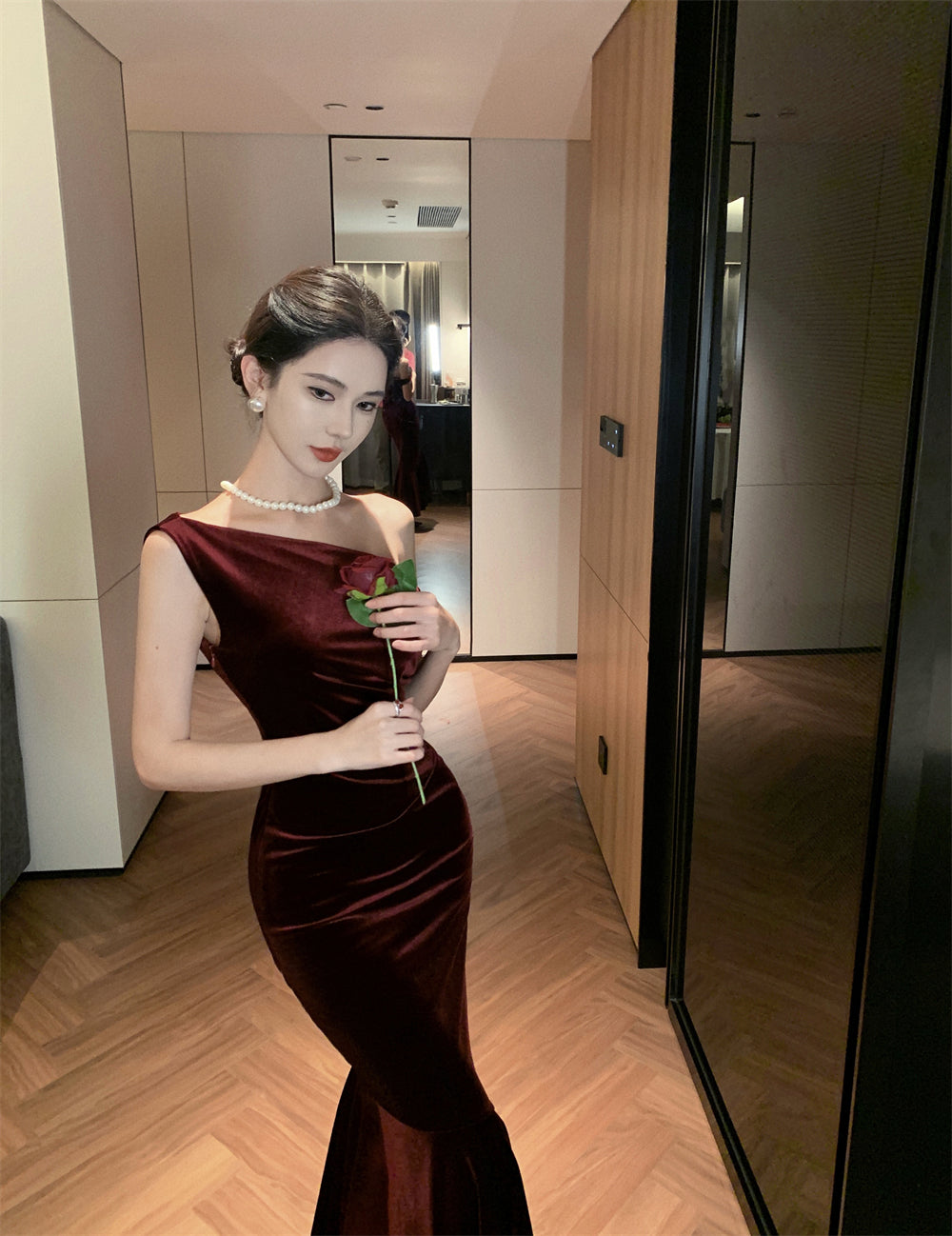 Off-shoulder sleeveless dress velvet banquet temperament fishtail dress skirt R1448