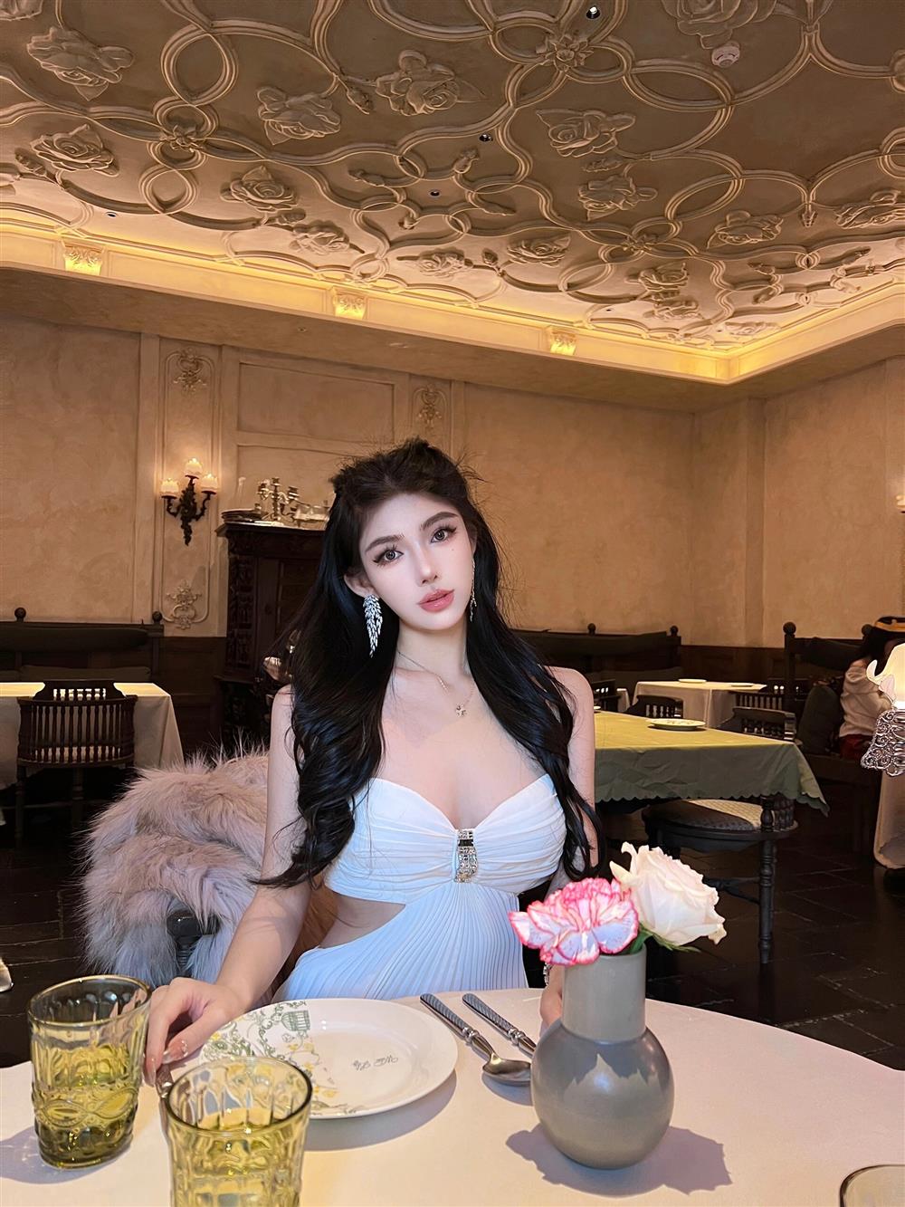 Seaside holiday fairy dress sexy heavy pleated dress white dress pleated long skirt R1601