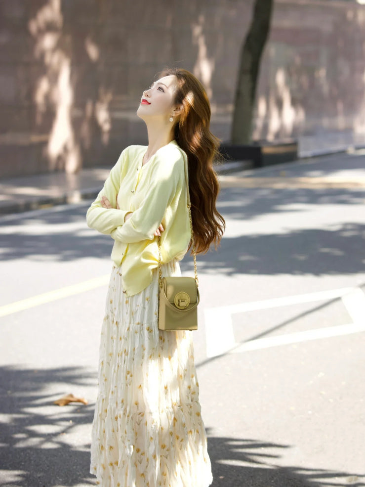 2025 new women's suit knitted cardigan beautiful floral skirt two-piece suit R0708