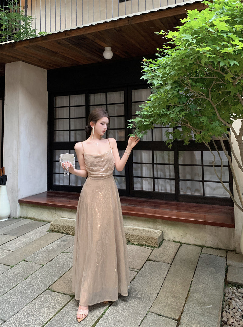 Sexy sequined suspender dress with a swaying collar, elegant waist design, high-end dress R1475