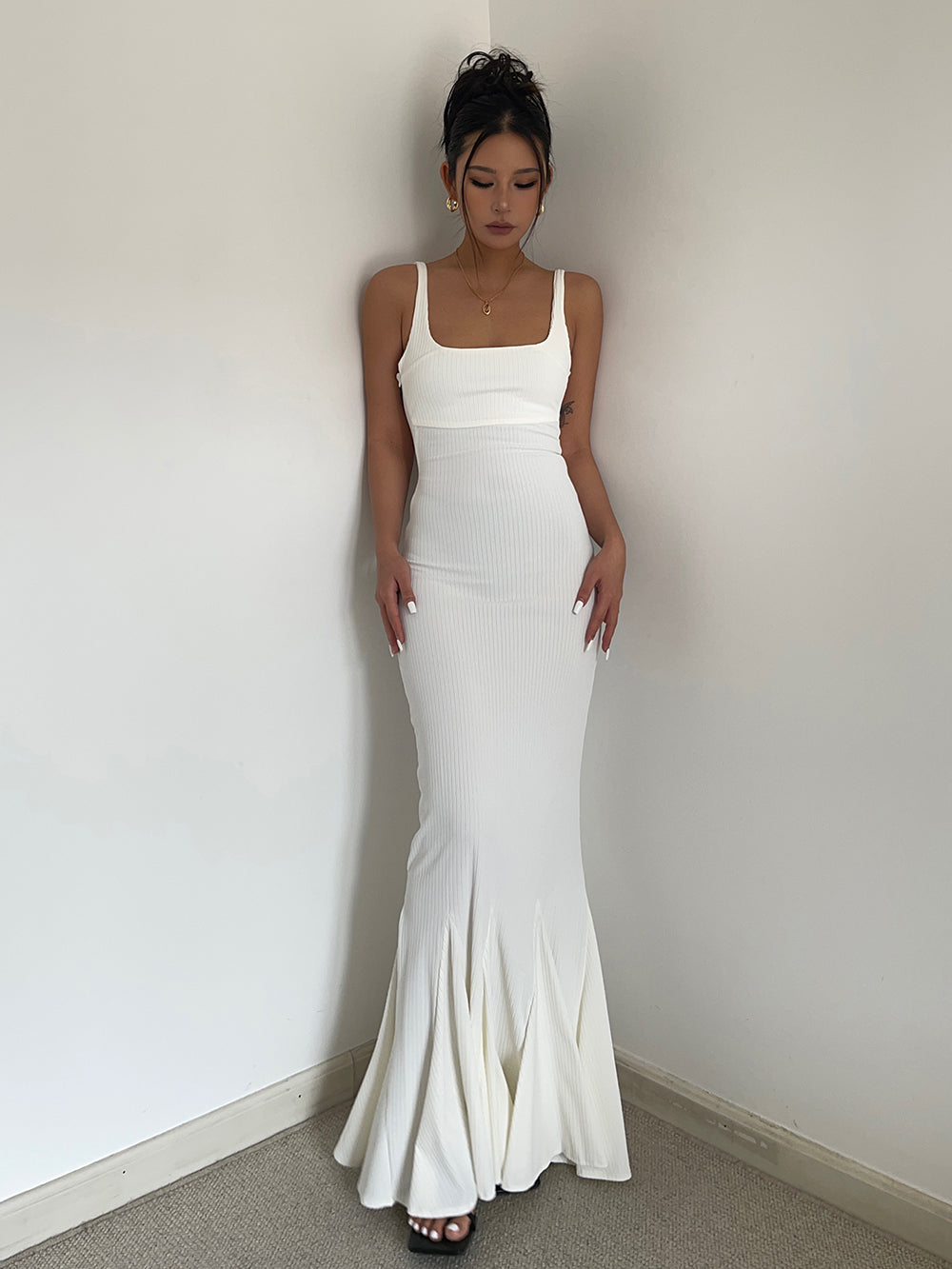 Sexy backless waisted hip dress hot girl slim fit show body holiday long dress R3076