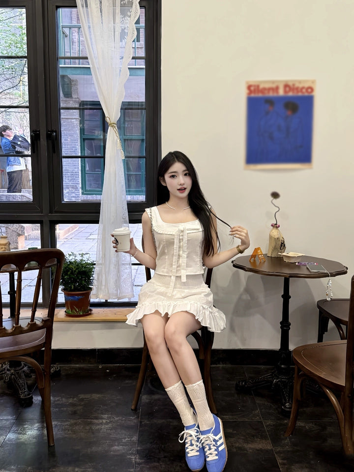 Gentle temperament white camisole A-line short skirt complete set R0864