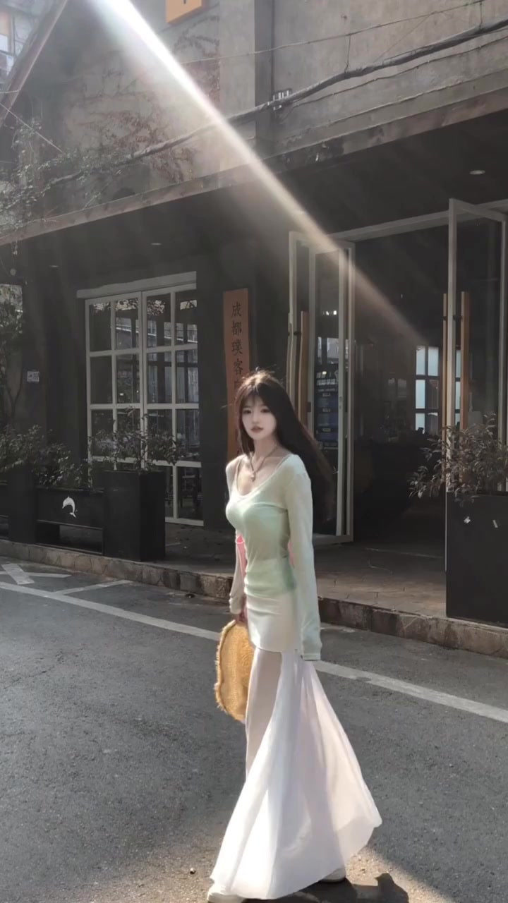 2025 Cool and Relaxed Wear Set Green Long-sleeved T-shirt Vest Skirt Three-piece Set R0497