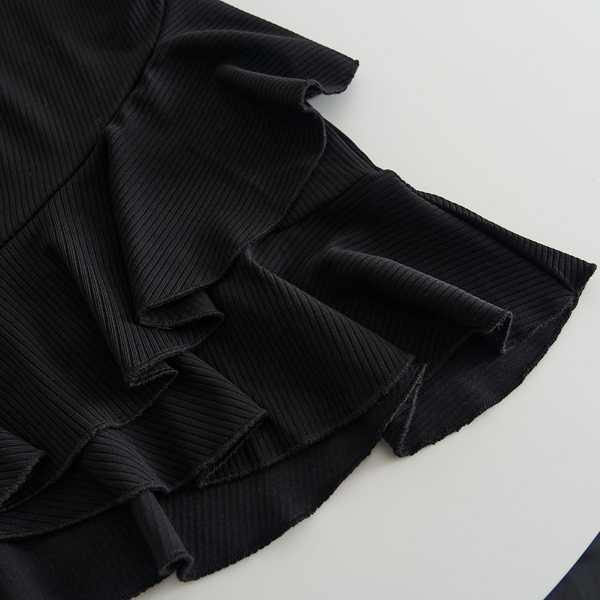 V-neck knitted dress new style ruffled trumpet sleeve slim French little black dress R0135