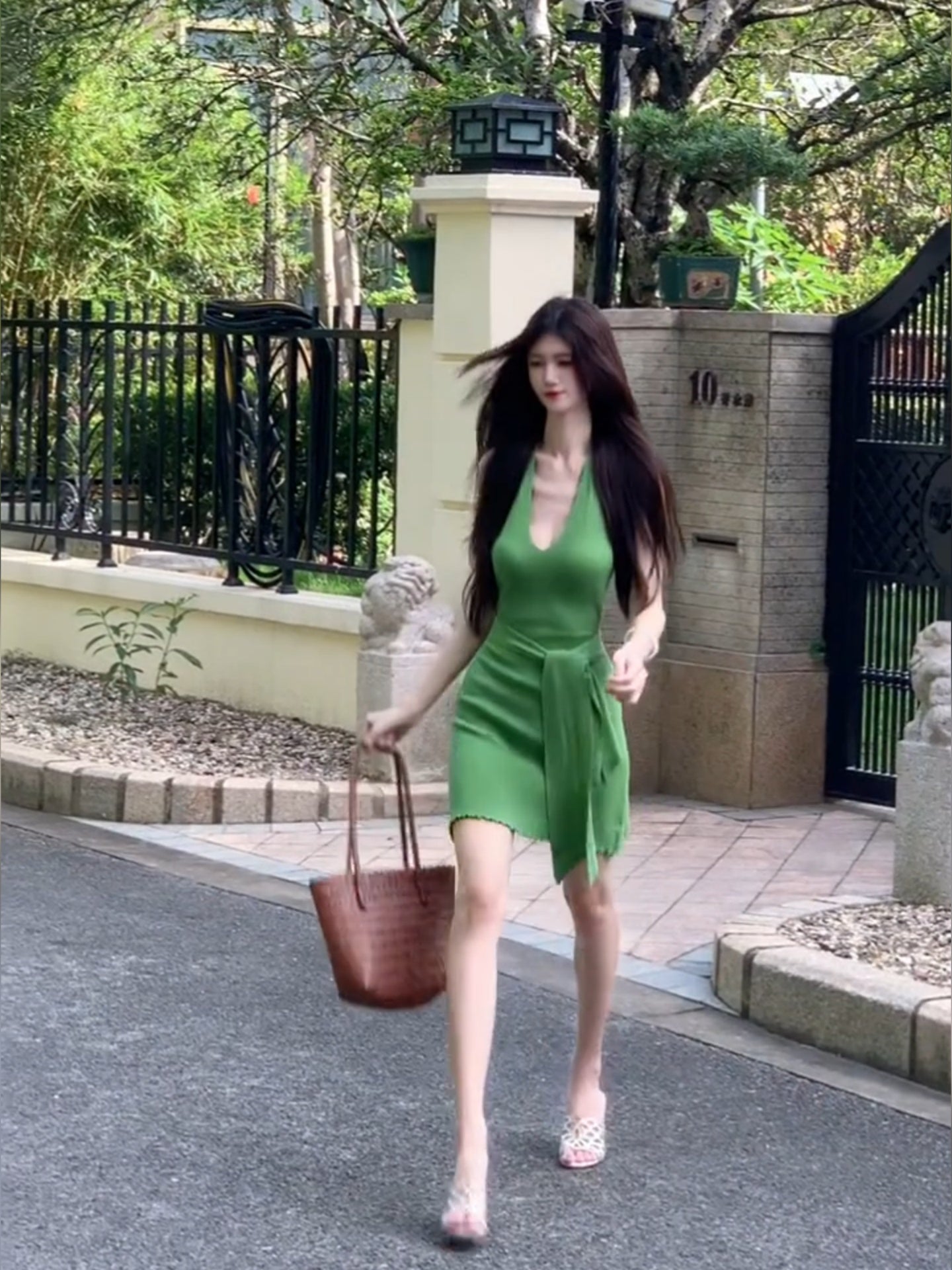French green V-neck halter dress for women summer temperament waist sexy holiday short skirt R3599