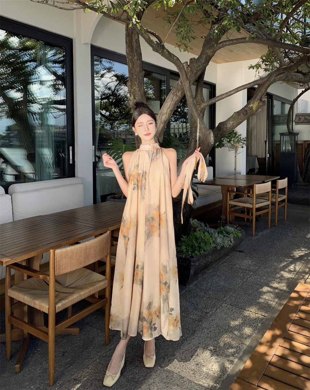 Retro high-end backless sexy halter neck dress waist temperament holiday long dress R1435