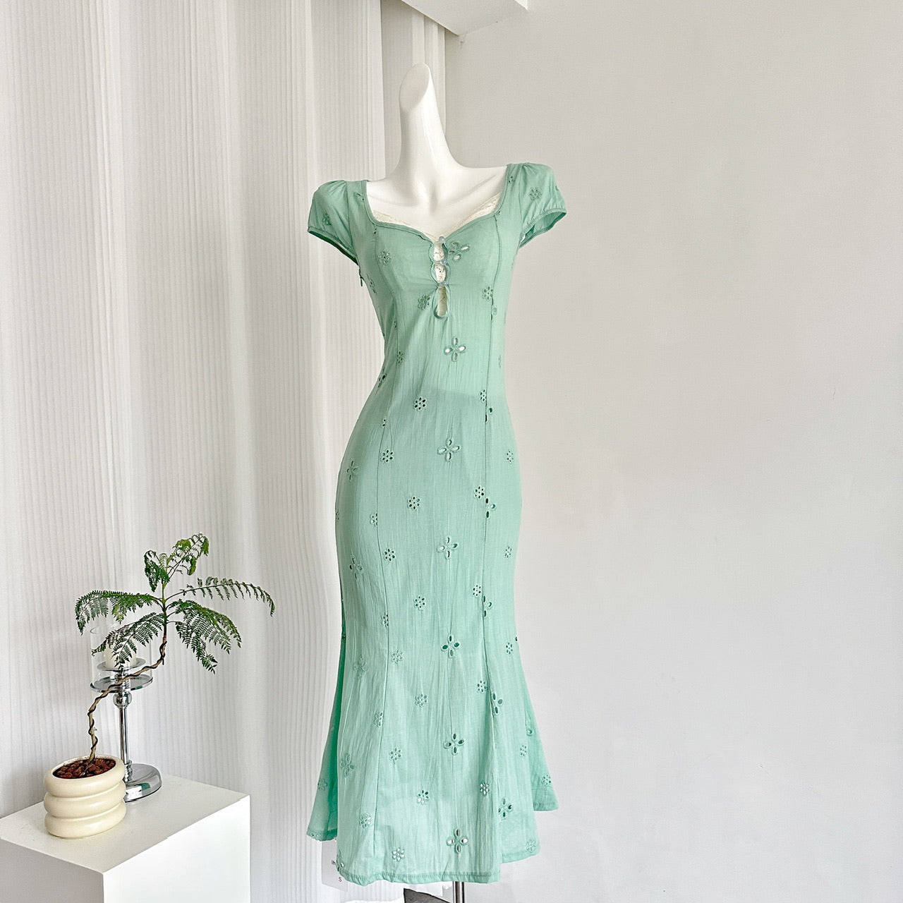 Light Mint Tea Break French Puff Sleeve Hollow First Love Fishtail Dress R2108