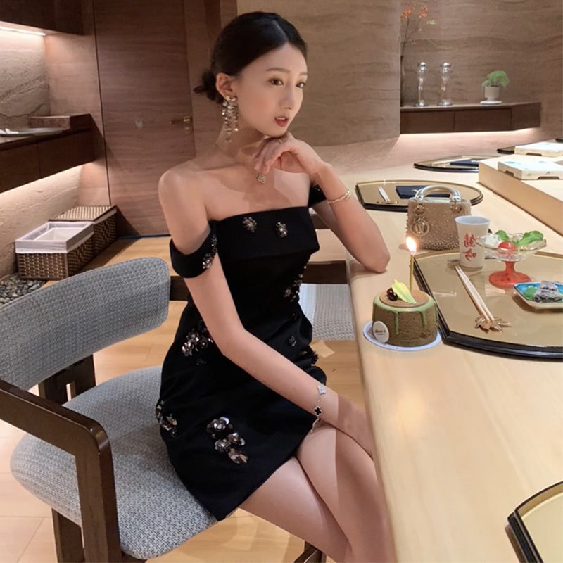 Birthday dress high-end party small dress high-end luxury niche heavy one-shoulder black dress R1772