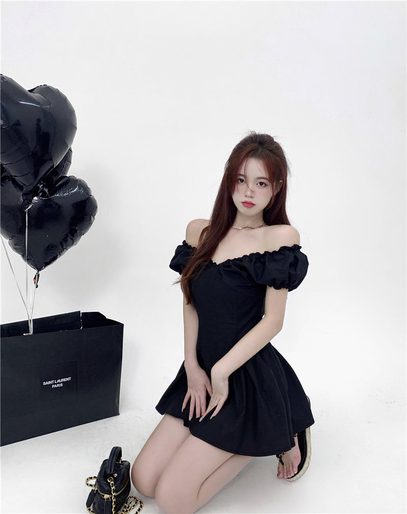 Tea break French pleated dress 2025 new waist slim Hepburn style little black dress R0152