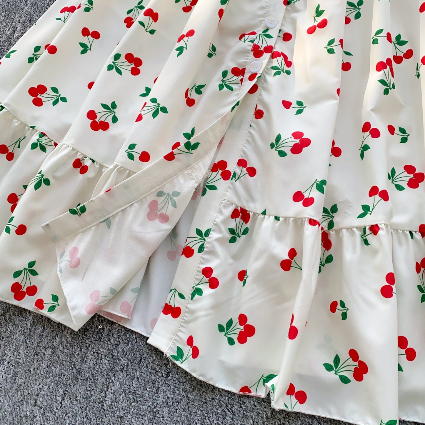 French style square collar, small flying sleeves, slim waist, single-breasted cherry print dress R2339