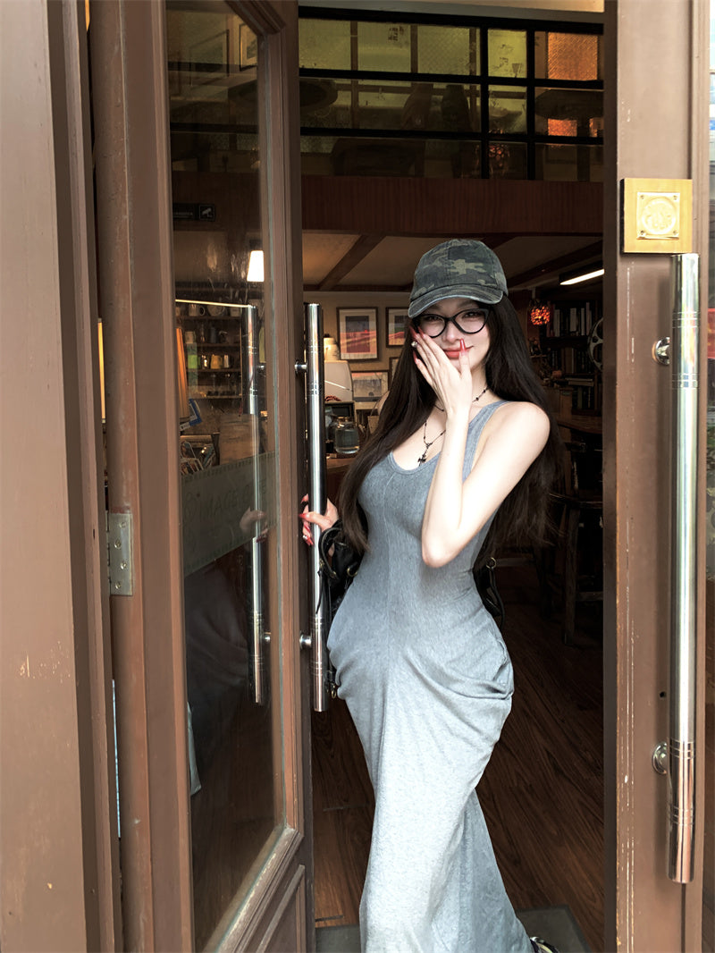 Suspender dress 2025 new style temperament figure-hugging waist slimming hip skirt R0570