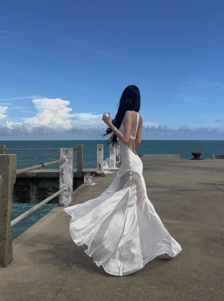 Sexy backless French style pure desire halter neck suspender dress white skirt at the seaside R0236