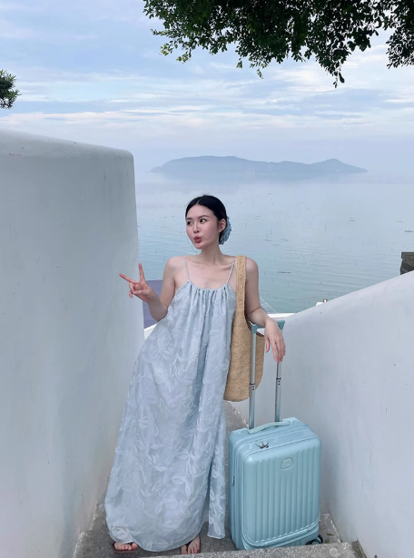 French pleated backless blue suspender dress temperament loose seaside holiday long skirt R0240