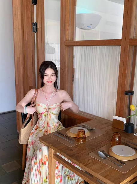 French pure floral halter dress, slimming temperament, long swing dress for seaside holiday R0249