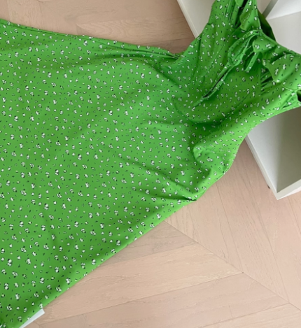 2025 Spring and Summer New V-neck suspender dress French style green floral ruffle dress R0274