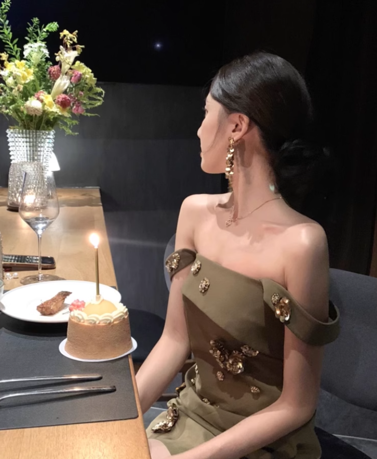 Birthday dress high-end party dress high-end niche one-shoulder suspender dress R1804