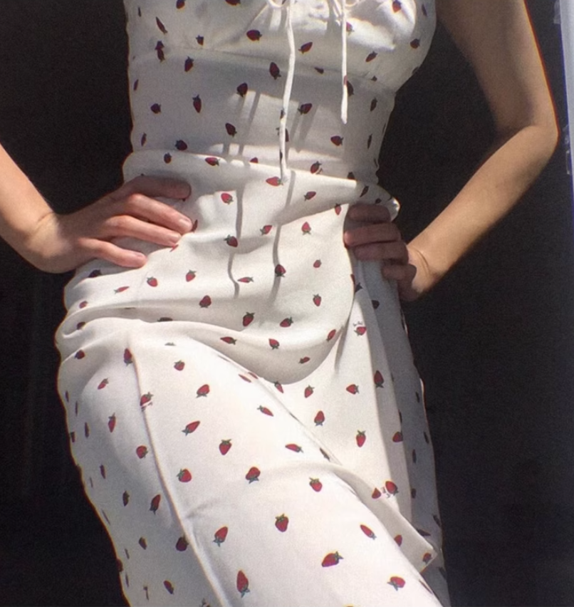 White dress star supermodel same summer strawberry suspender dress R2930