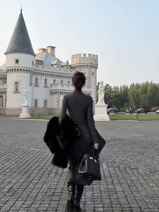 High-grade grey long-sleeved dress 2025 waist-hugging hip-wrapped slit long skirt R1283