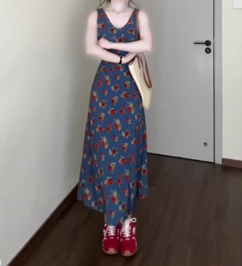 Retro V-neck floral suspender dress high-end waist temperament long skirt R0772