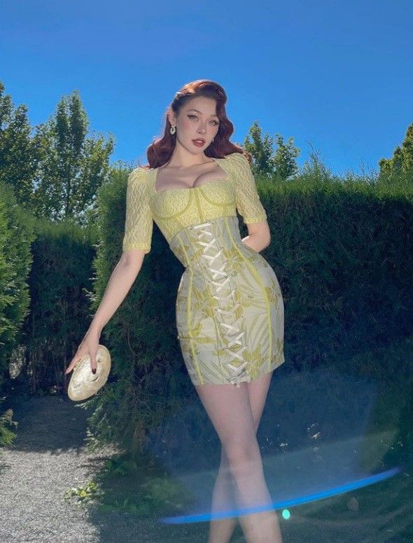 Retro light yellow waist slimming hip sexy short skirt homecoming dress R3063