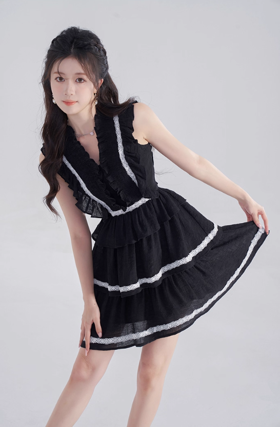 Black V-neck dress women's summer high waist princess skirt new design niche A-line short skirt R4465