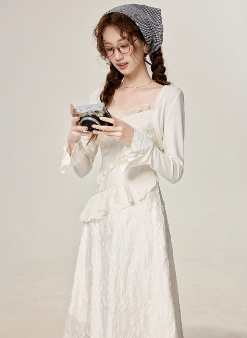 2025 Summer French Gentle Style White Suspender Dress Beautiful Holiday Dress R1908