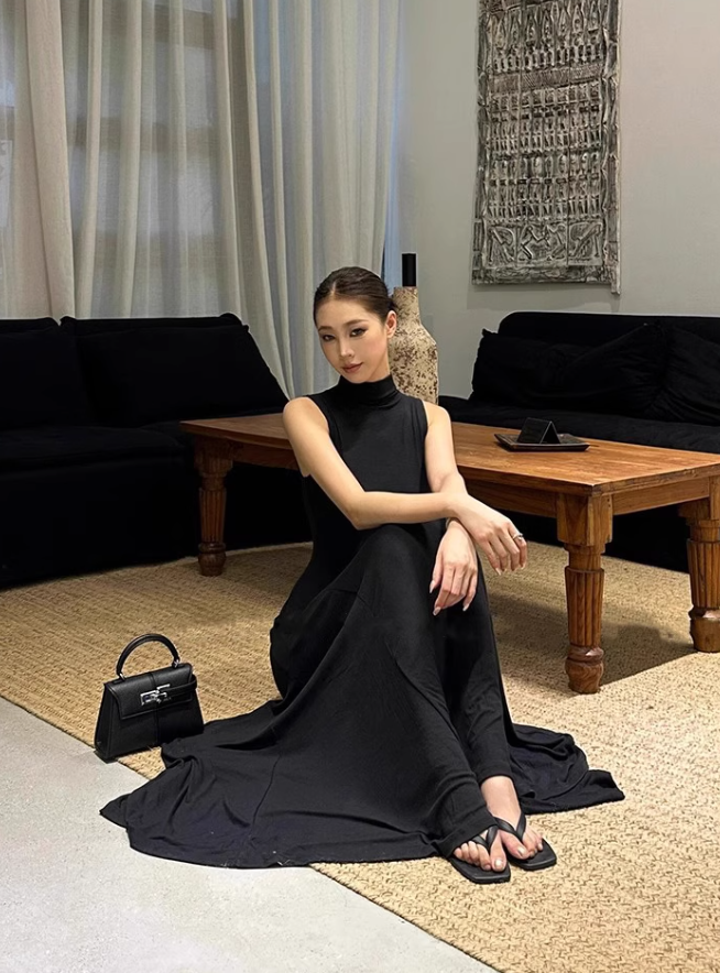 High-grade half-high collar sleeveless dress 2025 temperament waist A-line long skirt R1089