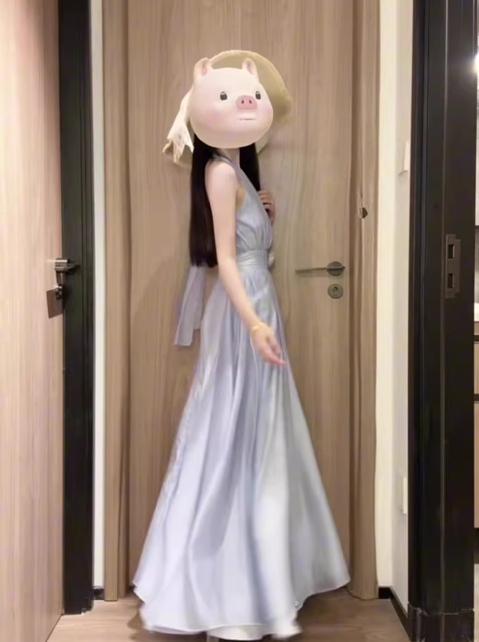 Holiday style blue v-neck halter dress unique and beautiful waist temperament long dress 2025 new R0454